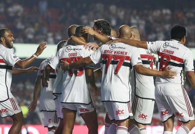 Imagem da noticia São Paulo goleia Milan em jogo comemorativo dos 30 anos do Mundial de 93
