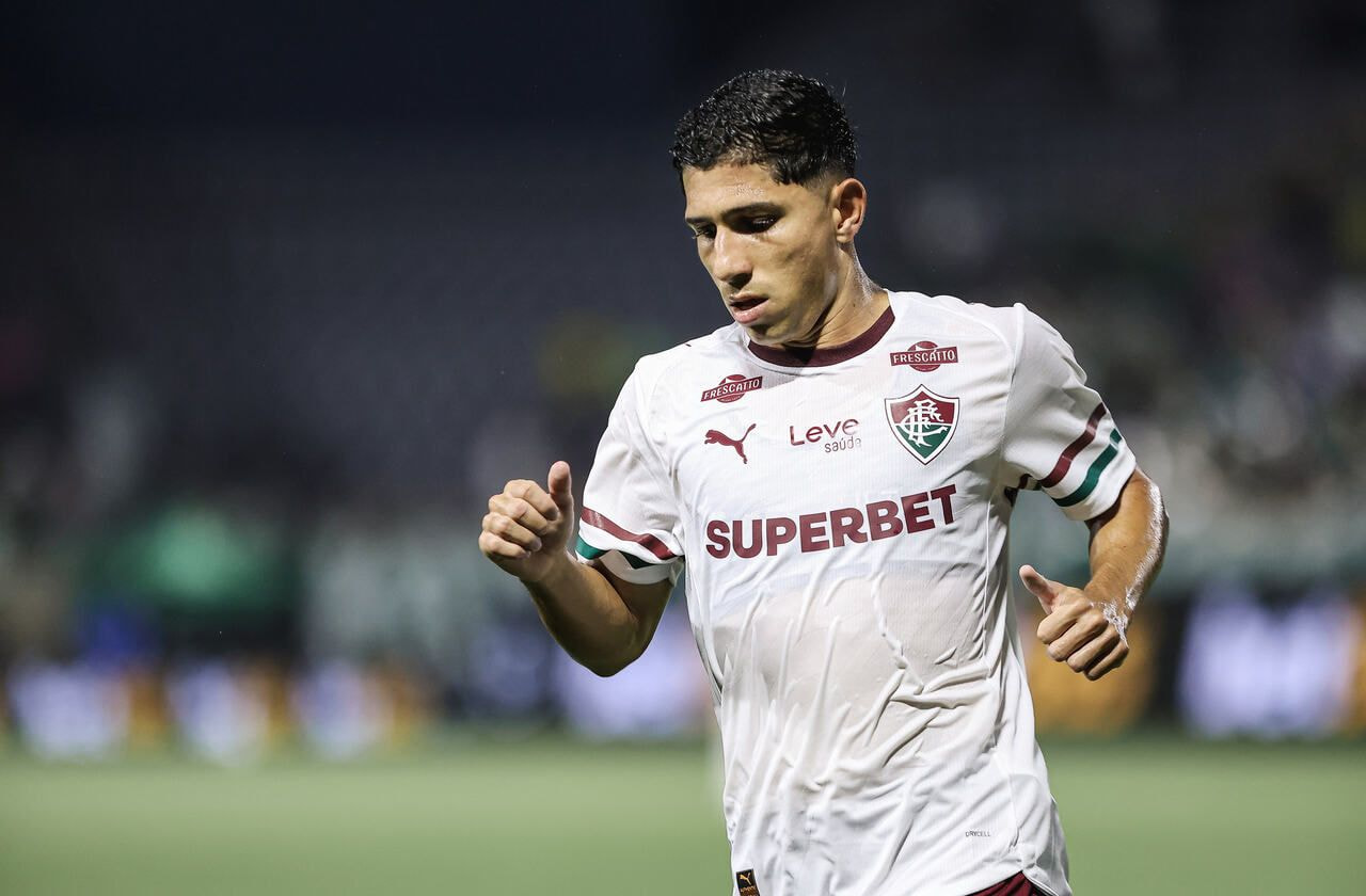 Imagem da noticia Savarino retorna ao Fluminense e não se apresenta na seleção da Venezuela