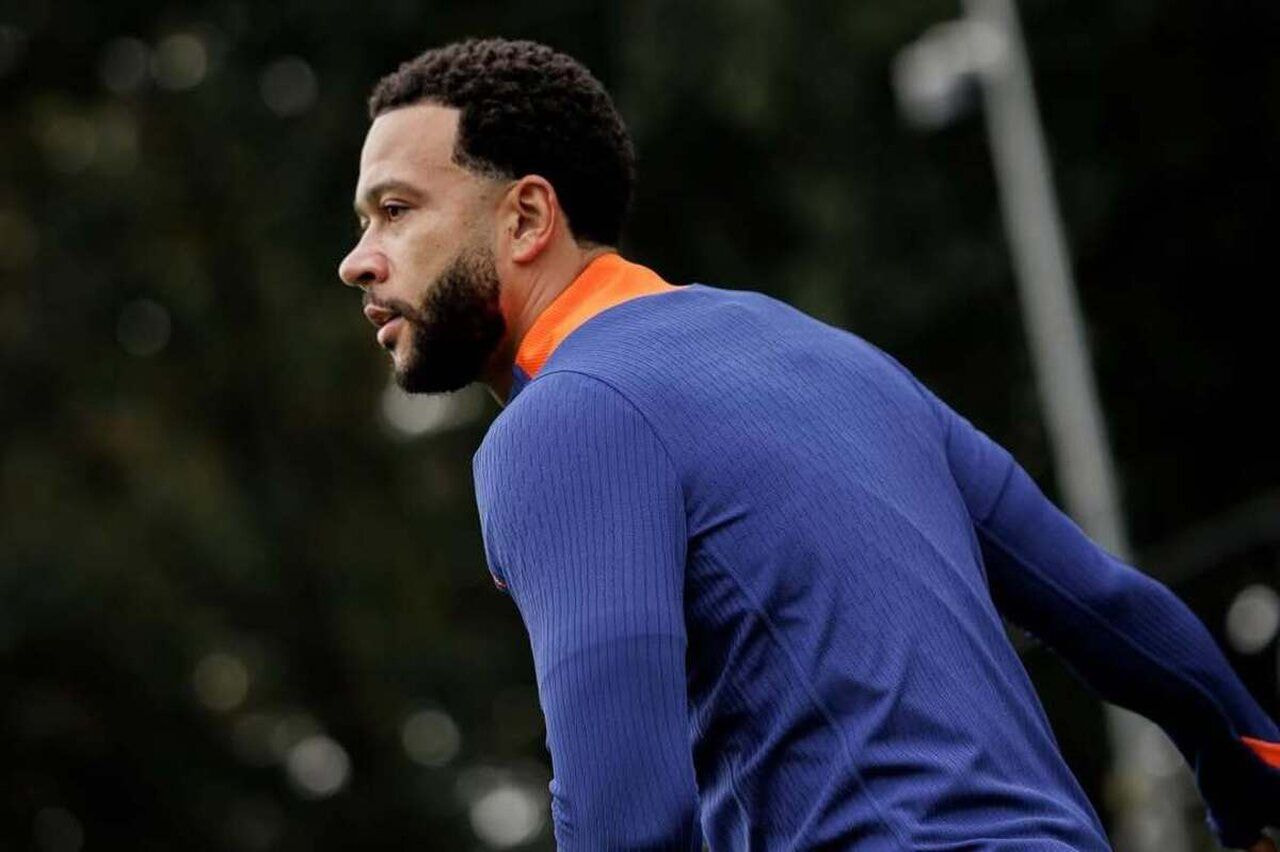Imagem da noticia Depay comenta sobre roubo de passaporte após marcar em goleada da Holanda: "Foi muito duro'