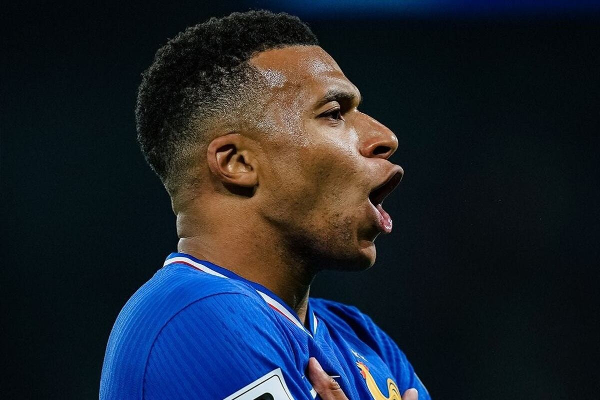 Imagem da noticia França vence Azerbaijão com gol e assistência de Mbappé nas Eliminatórias