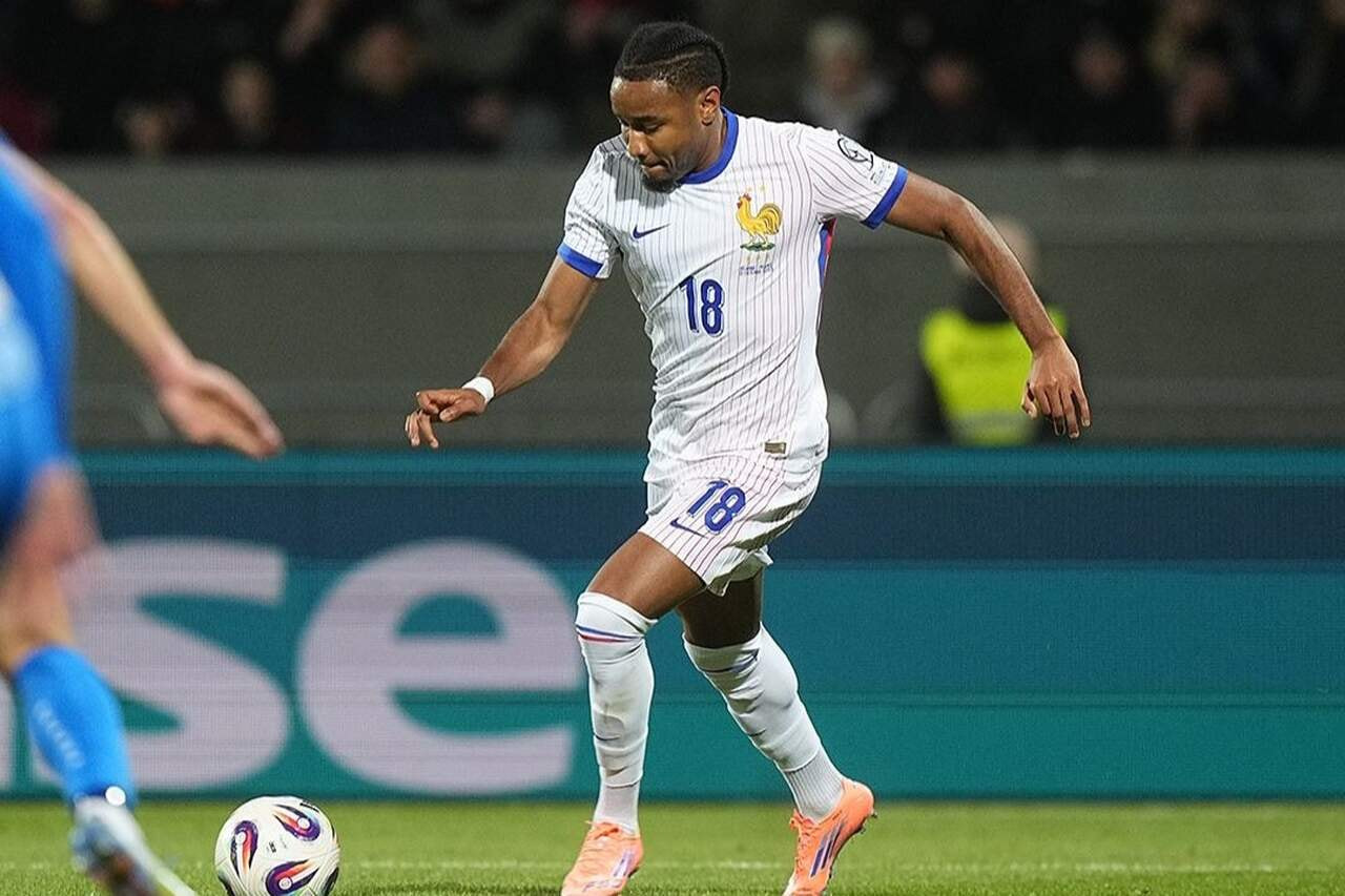 Imagem da noticia França empata com a Islândia e perde os 100% nas Eliminatórias