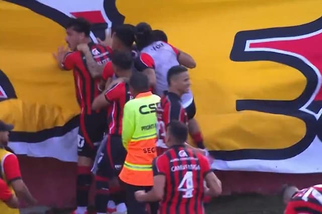 Vitória bate Mirassol com recorde de público e empurra Inter para o Z-4 Vitória bate Mirassol com recorde de público e empurra Inter para o Z-4