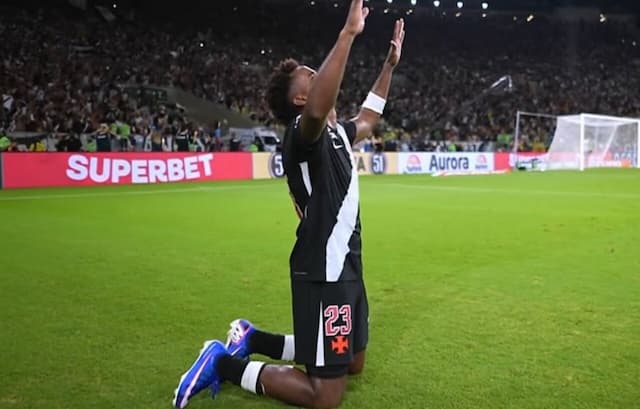 Com Renato no comando, Vasco se especializa em viradas no Brasileirão Com Renato no comando, Vasco se especializa em viradas no Brasileirão