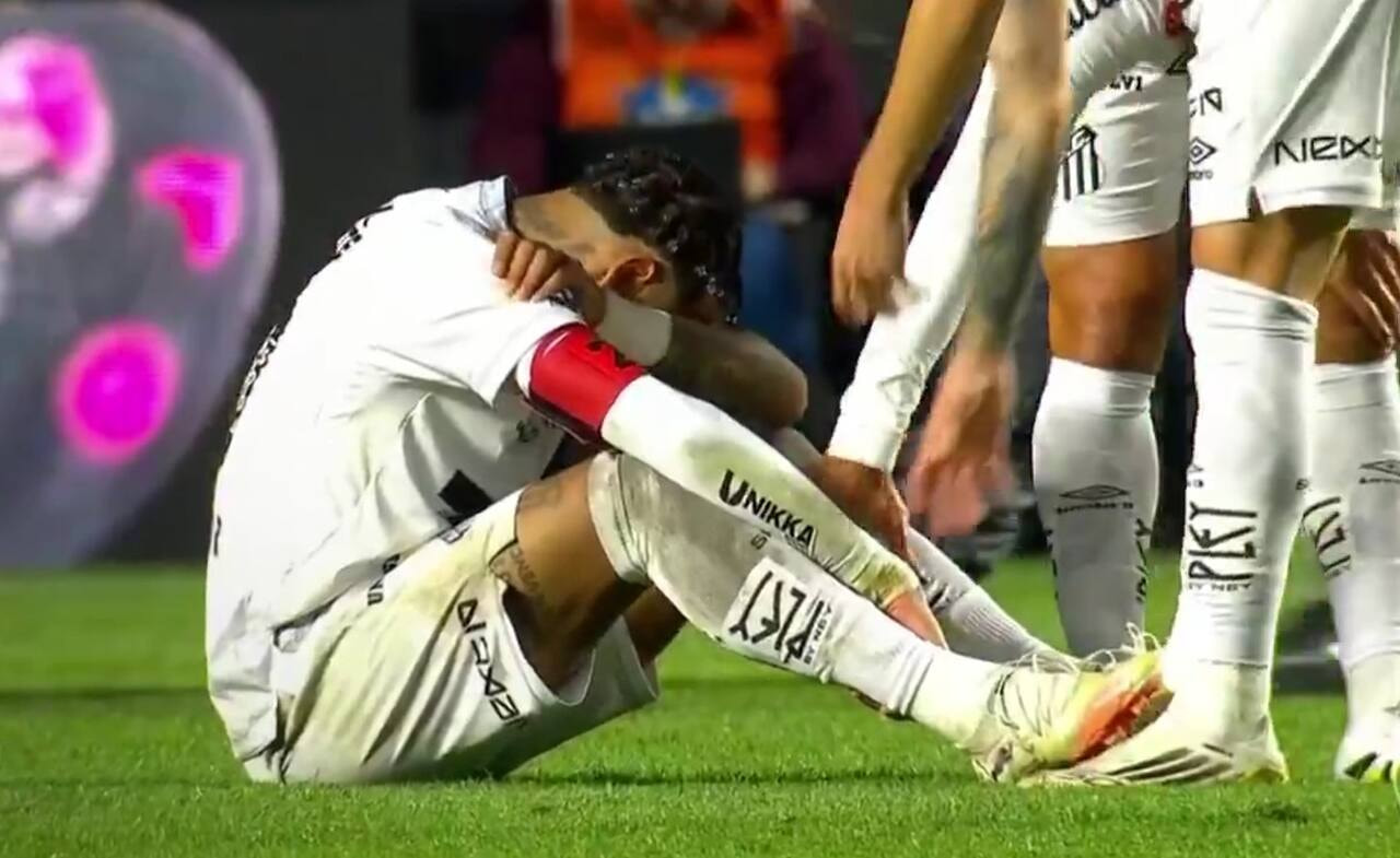 Imagem da noticia Neymar desabafa após goleada sofrida pelo Santos: "Uma m..."