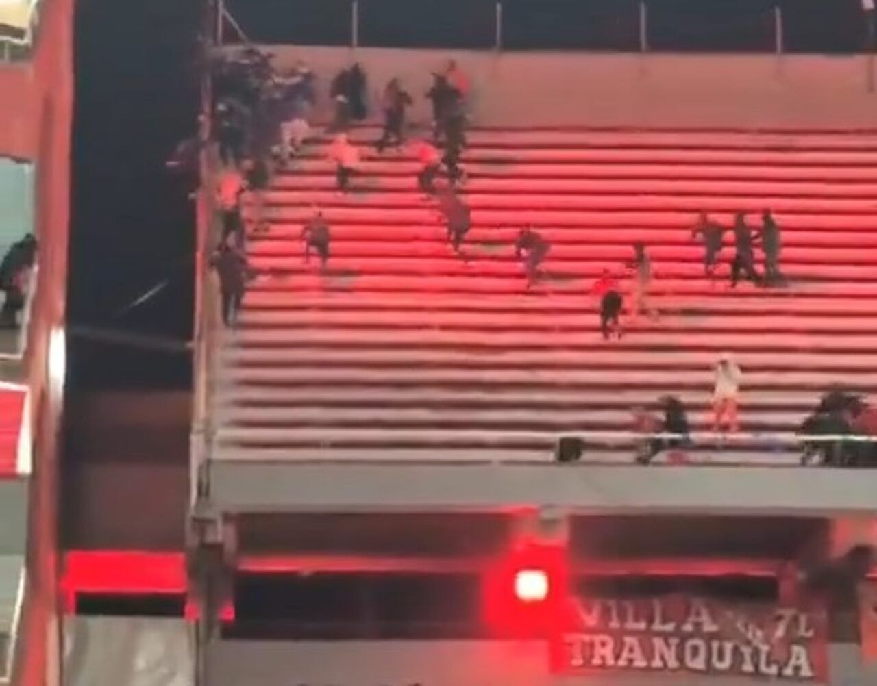 Imagem da noticia Entenda possíveis punições para Independiente e La U por partida cancelada pela Conmebol