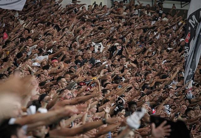 Imagem da noticia Semifinais do Carioca: Governo do Rio veta torcida única e proíbe organizadas