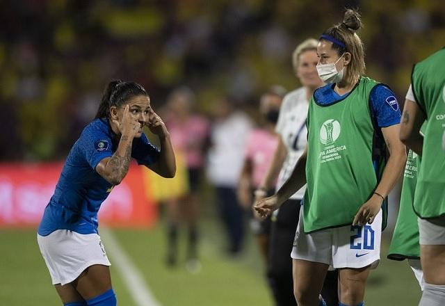 Imagem da noticia "Sempre vou buscar Formiga, Marta e Cristiane como inspiração", diz Debinha