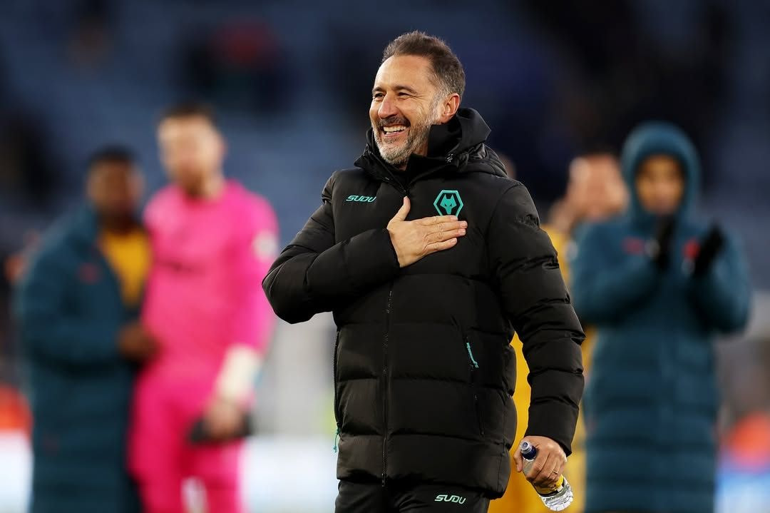 Imagem da noticia Vítor Pereira cumpre promessa e celebra vitória com os torcedores no bar; veja vídeo