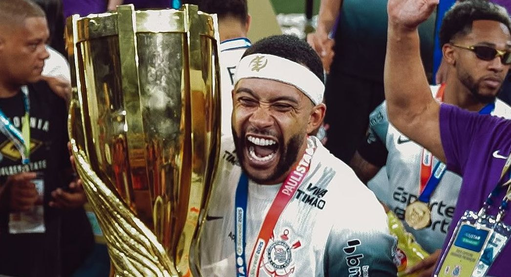 Imagem da noticia Memphis detona gramado sintético do Allianz: "Campo de m..."