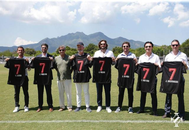 Imagem da noticia Futuro dono da SAF do Vasco negocia compra de clube de Paris