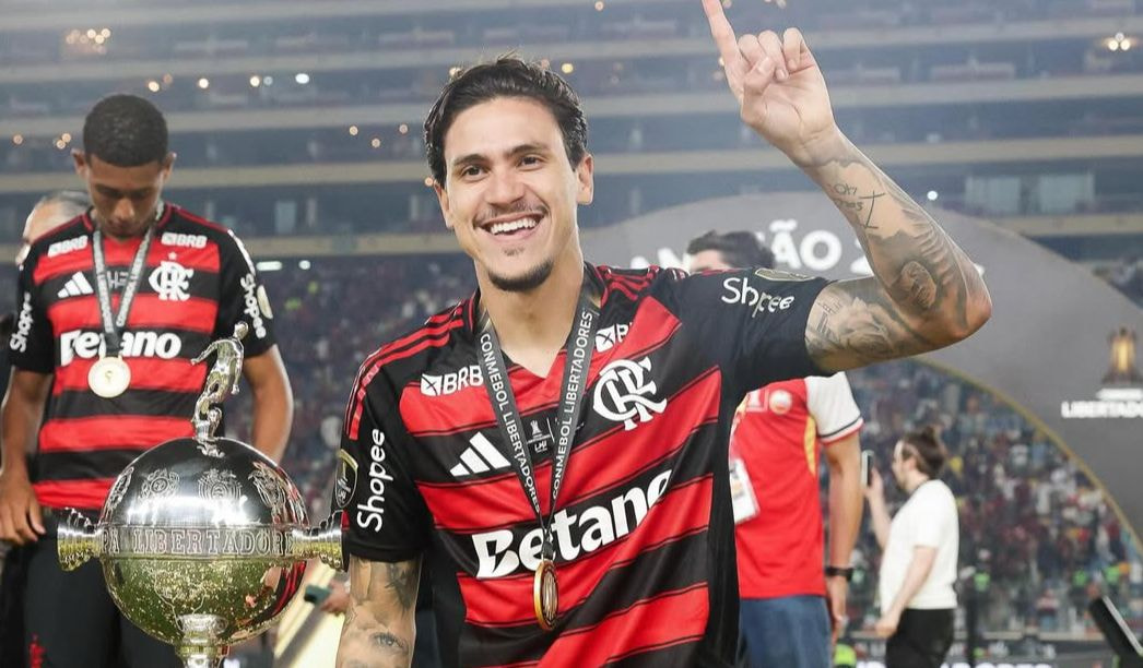 Entenda motivo do Flamengo buscar outro centroavante mesmo com Pedro no elenco