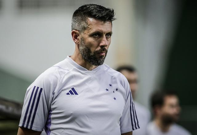 Imagem da noticia Paulo Pezzolano deixa o cargo de técnico do Cruzeiro: "não estava 100%"
