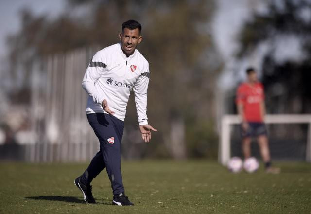 Imagem da noticia Tévez lamenta nível intelectual de jogadores: "Não sabiam nem somar"