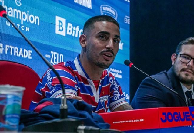 Imagem da noticia Galhardo revela que briga com jogador do Inter motivou saída: "Não tem caráter"