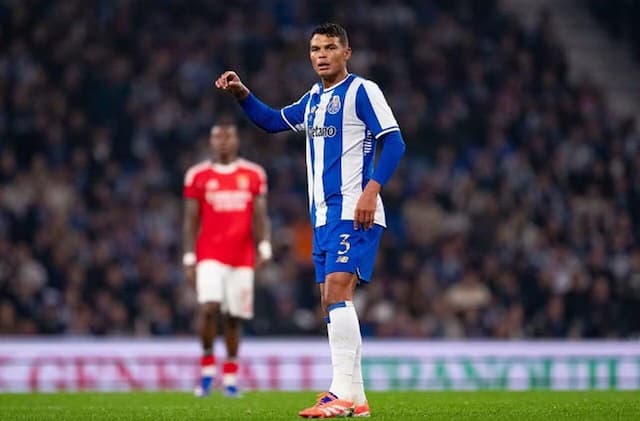 Porto anuncia a saída de Thiago Silva após cinco meses no clube Porto anuncia a saída de Thiago Silva após cinco meses no clube