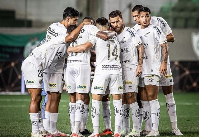 Imagem da noticia Santos é punido com dois jogos sem torcida por objetos arremessados em campo