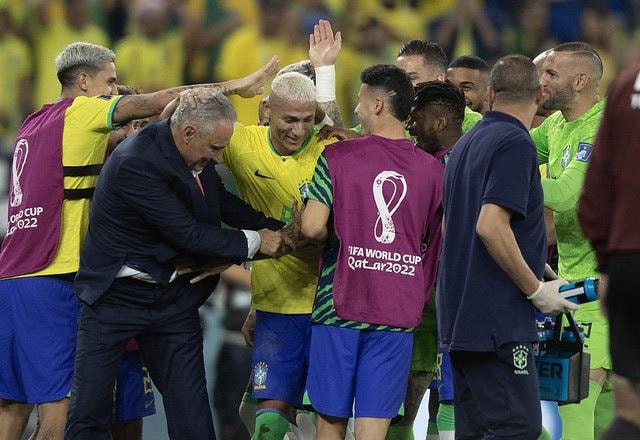 Imagem da noticia Tite defende dancinhas e avisa: "Se tiver que dançar, eu vou dançar"