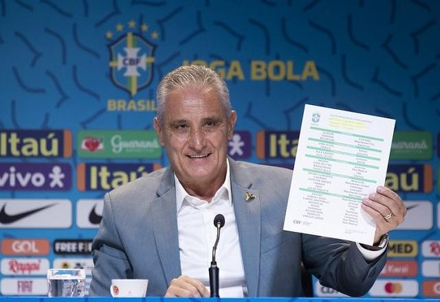 Imagem da noticia Tite explica presença de Daniel Alves na Copa do Mundo: "Premia qualidade"
