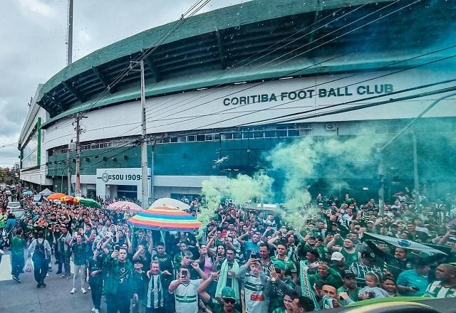 Imagem da noticia Torcedor morre após confusão em Coritiba x Palmeiras