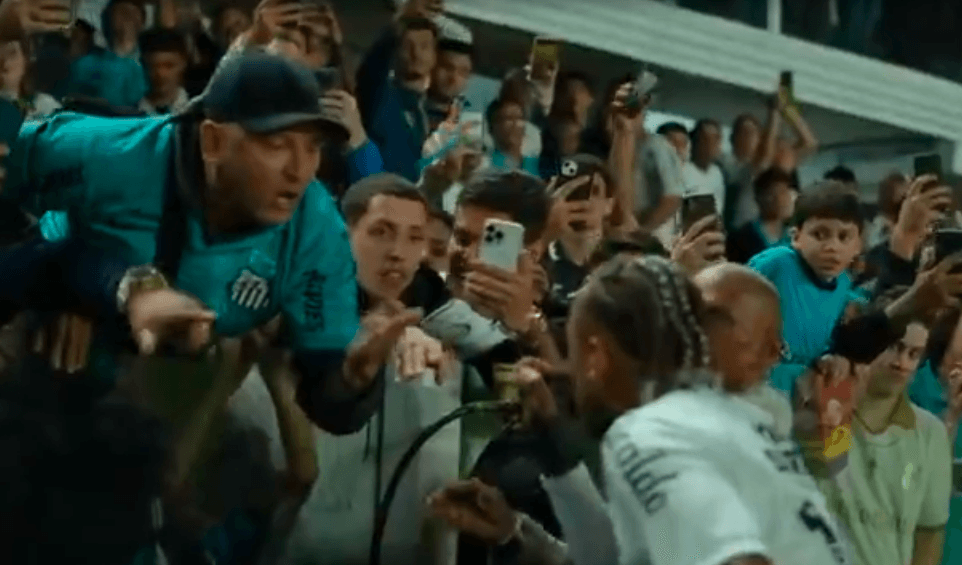 Imagem da noticia Torcedor santista pede desculpas após discussão com Neymar, mas reforça críticas