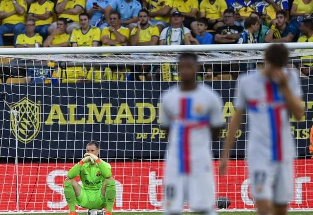 Imagem da noticia Torcedor sofre ataque cardíaco na arquibancada, e jogo é interrompido na Espanha