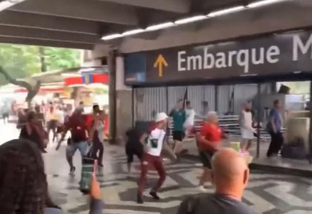 Imagem da noticia Boca Juniors x Fluminense: torcedores entram em confronto em metrô do Rio