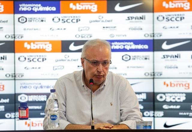 Imagem da noticia Torcedores do Corinthians invadem CT e pedem demissão do diretor de futebol