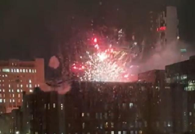 Imagem da noticia Torcedores do Liverpool soltam fogos em frente ao hotel do Real Madrid