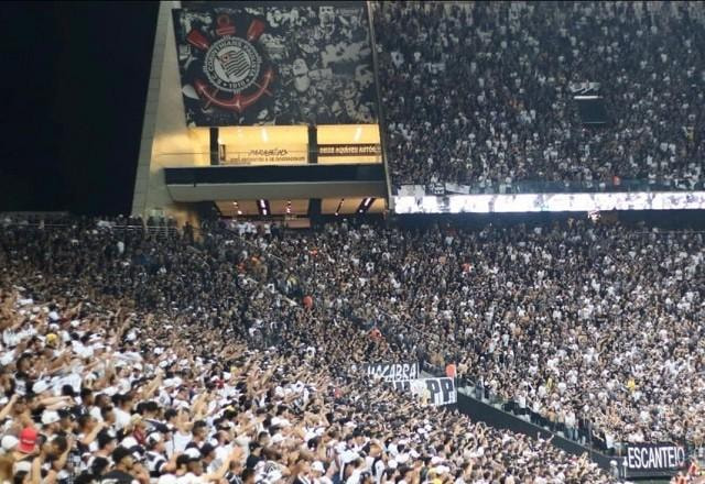 Imagem da noticia Corinthians pune torcedor que acendeu sinalizador no jogo contra o São Paulo