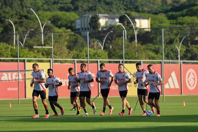 Ramón Díaz intensifica mudanças para tentar salvar o Internacional Ramón Díaz intensifica mudanças para tentar salvar o Internacional