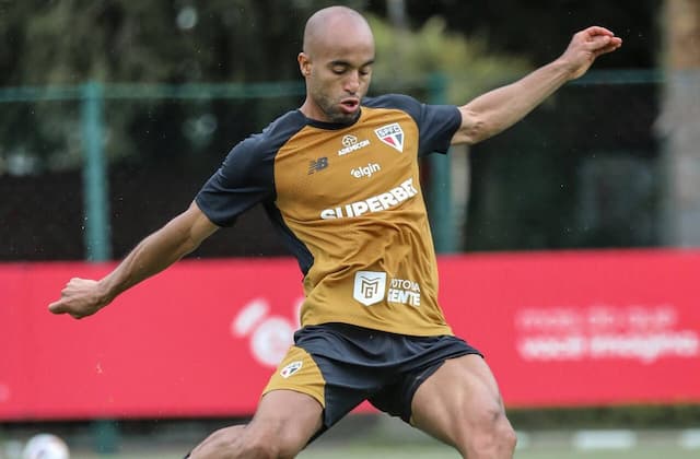 Alisson volta a treinar e São Paulo encerra preparação para o clássico Alisson volta a treinar e São Paulo encerra preparação para o clássico