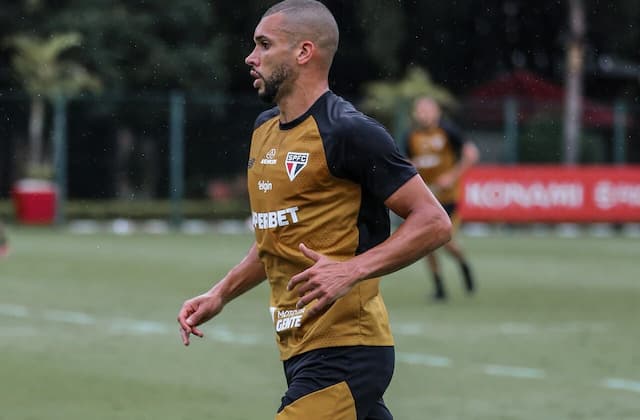 Saída de Dória amplia crise defensiva e faz São Paulo mudar planos para próxima janela Saída de Dória amplia crise defensiva e faz São Paulo mudar planos para próxima janela