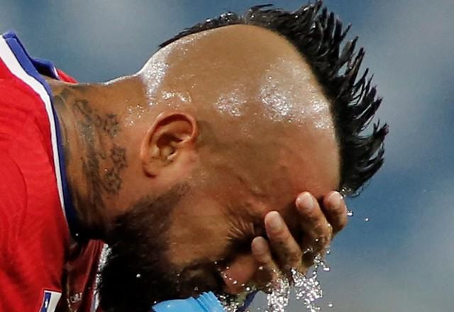 Imagem da noticia Vidal esclarece caso polêmico com cabeleireiro: "Não voltaremos a errar assim"