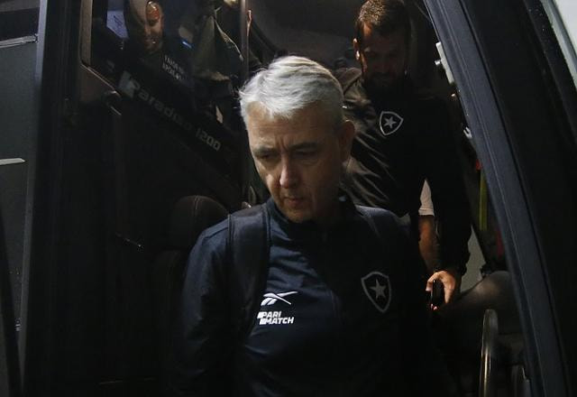 Imagem da noticia Van do Botafogo é alvo de assalto na volta ao Rio de Janeiro