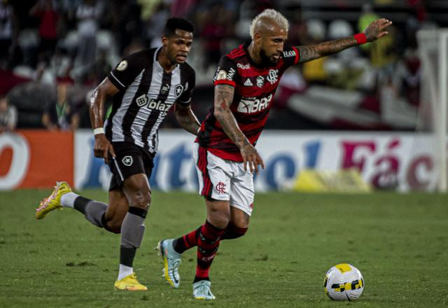 Imagem da noticia Flamengo vence o Botafogo e assume a vice-liderança do Brasileirão