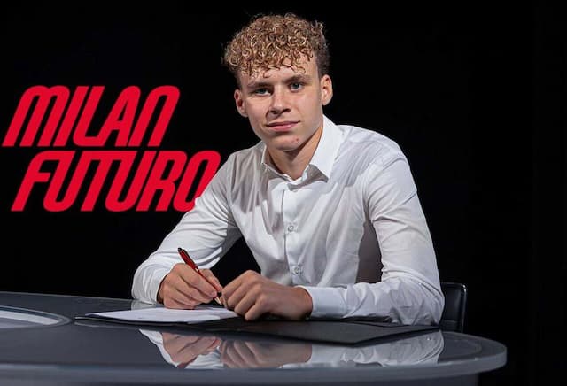 Milan assina primeiro contrato profissional com filho de Ibrahimovic Milan assina primeiro contrato profissional com filho de Ibrahimovic