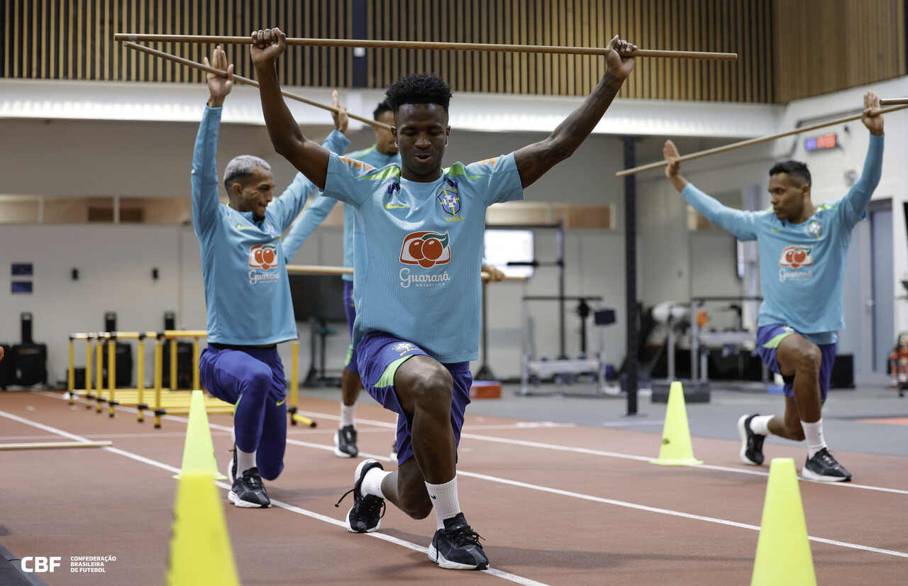 Imagem da noticia Vini Jr, do Real Madrid, celebra título da Libertadores: "Ser Flamengo é um Carnaval"