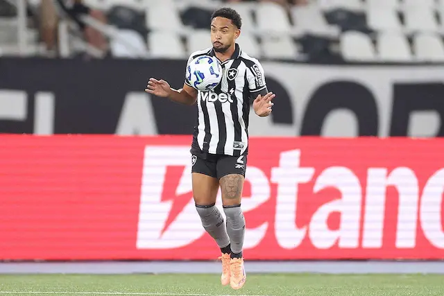 Clubes ingleses têm interesse em contratar Vitinho, do Botafogo Clubes ingleses têm interesse em contratar Vitinho, do Botafogo