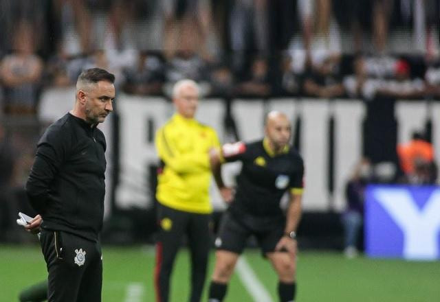 Imagem da noticia Vítor Pereira detona arbitragem de Corinthians x Flamengo: "Erros claros"