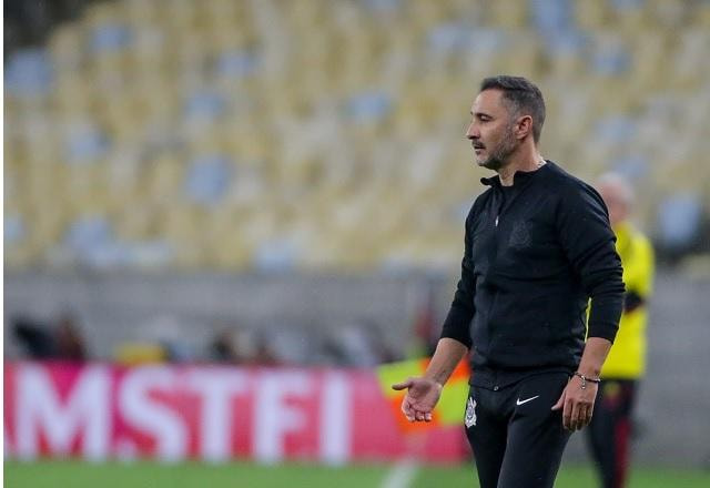 Imagem da noticia Vítor Pereira defende elenco após eliminação: "Nosso trabalho é competente"