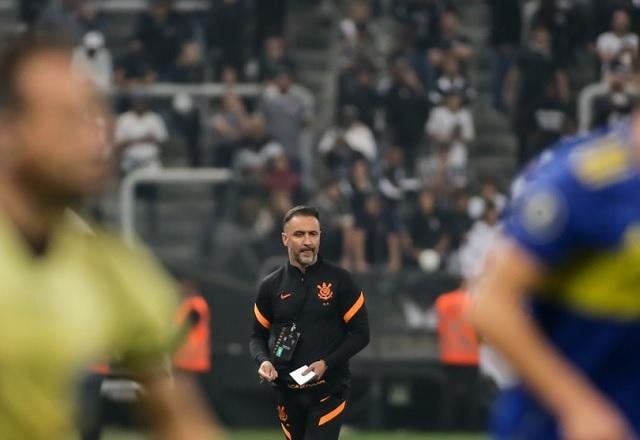 Imagem da noticia Vítor Pereira lamenta desfalques no Corinthians: "Nunca vivi isso"