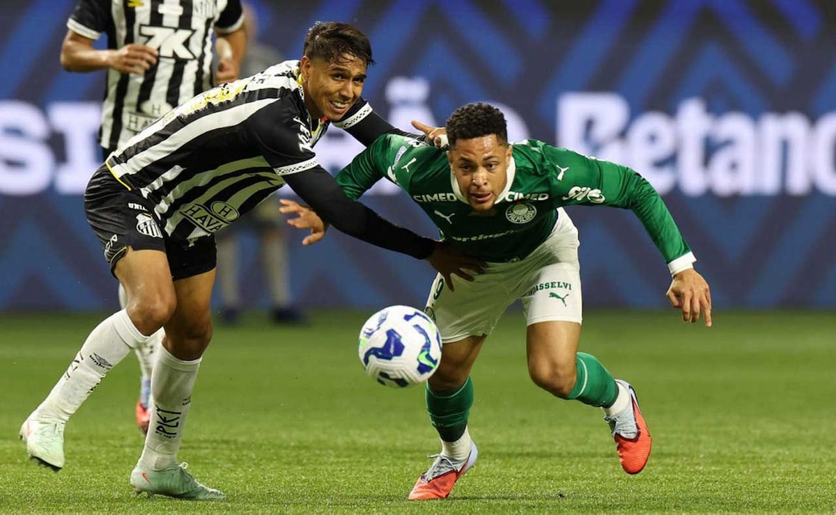 Vitor Roque brilha, Palmeiras bate o Santos e se isola na liderança