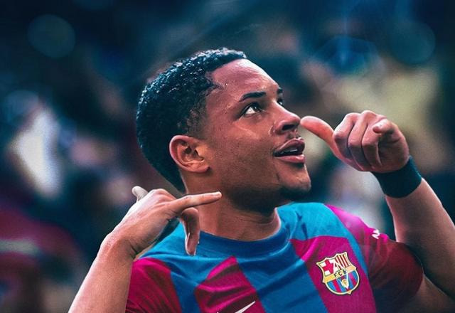 Imagem da noticia Vitor Roque embarca para Espanha rumo ao Barcelona