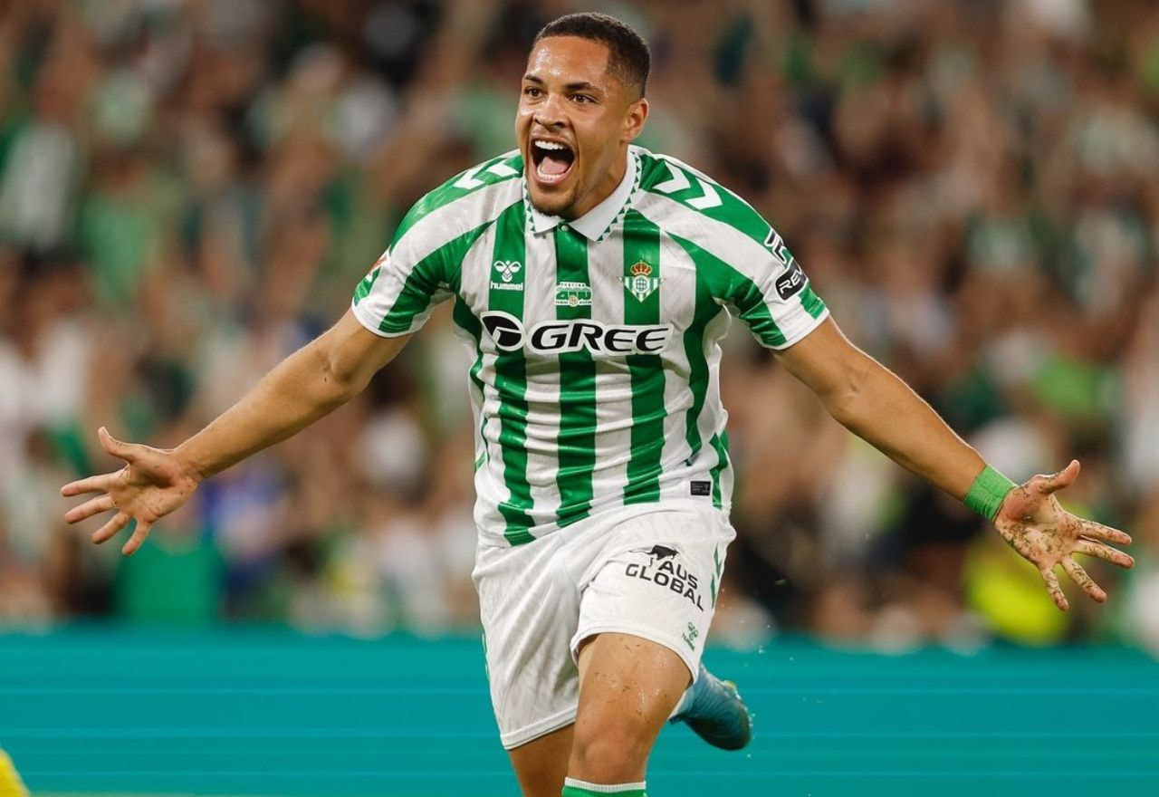 Imagem da noticia Vitor Roque desabafa sobre passagem no Barcelona: "Fiquei seis ou sete meses sem sorrir"