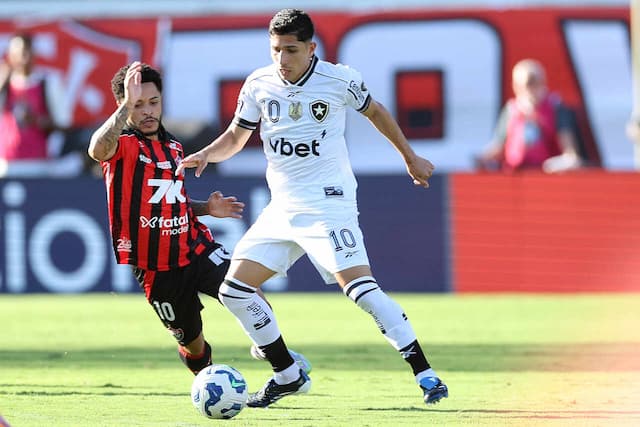 Botafogo empata com o Vitória e segue fora do G5 Botafogo empata com o Vitória e segue fora do G5