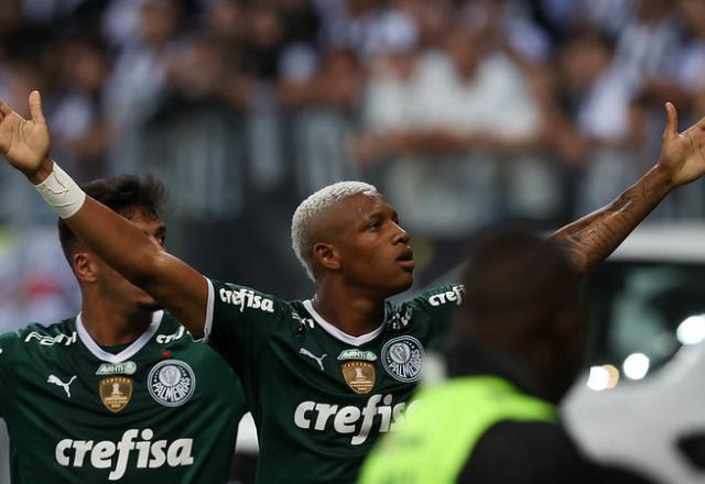 Imagem da noticia "Vou levar o Palmeiras e a torcida no meu coração", diz Danilo