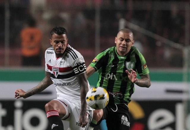 Imagem da noticia Wellington Paulista reclama de postura do São Paulo: "Fez cera o jogo todo"