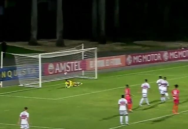 Imagem da noticia Wellington Rato arrisca de longe e quase abre o placar para o São Paulo