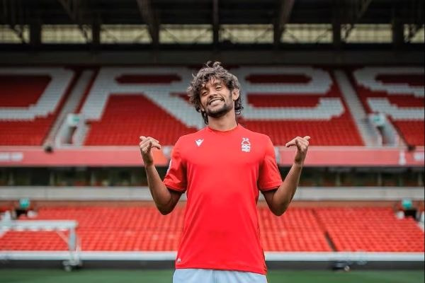 Imagem da noticia Mercado da bola: quem chega e quem sai dos clubes para a temporada 2024