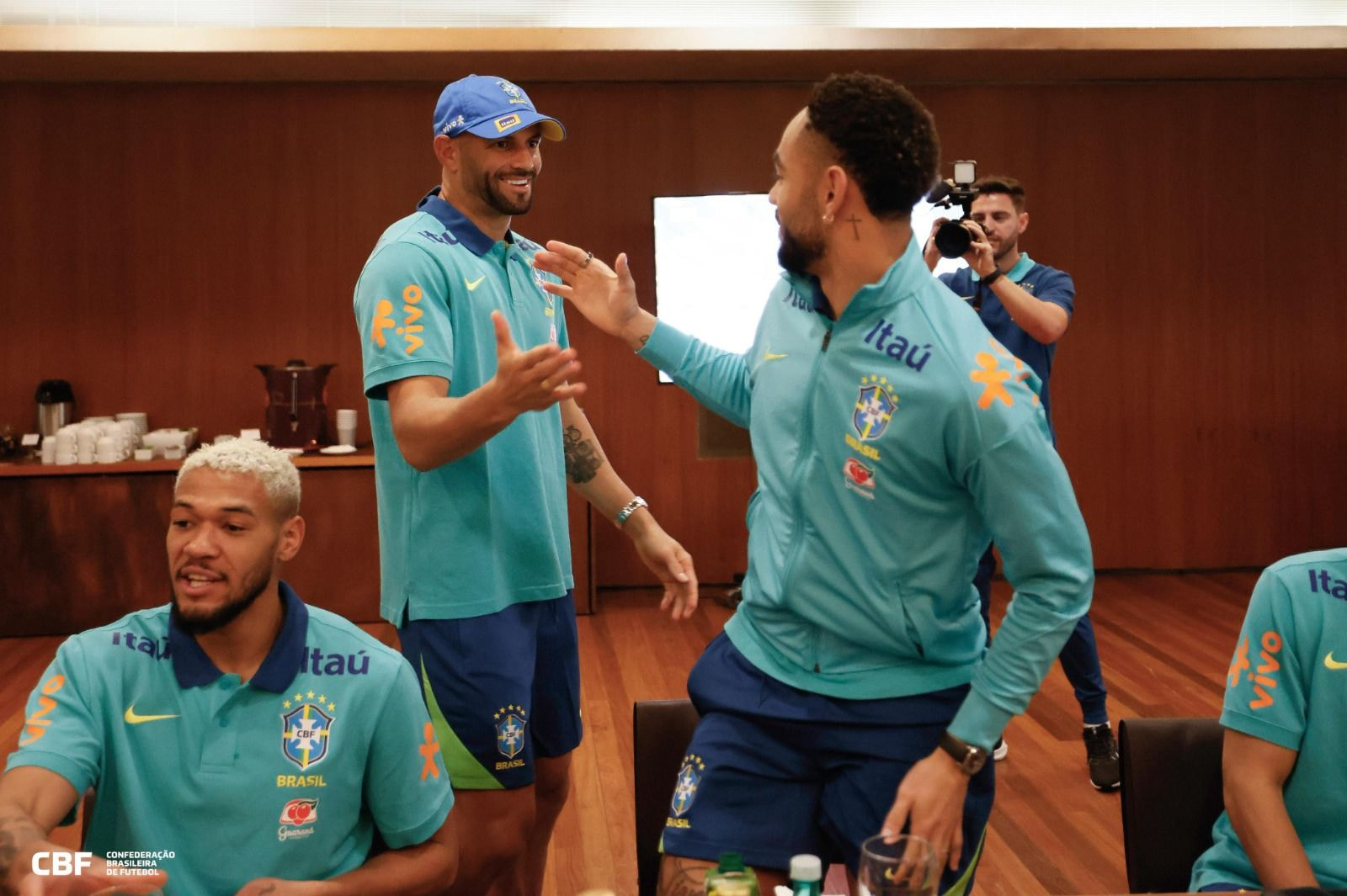 Imagem da noticia Weverton, Beraldo, Éderson e João Gomes se apresentam à seleção